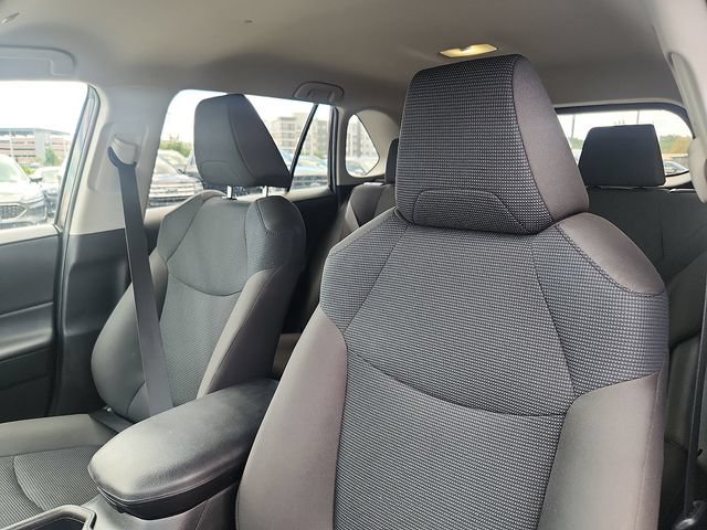 Used 2023 Toyota RAV4 LE AWD/4WD image 21