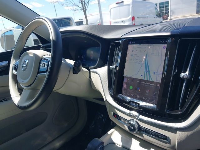 Used 2023 Volvo XC60 B5 Plus AWD/4WD image 24