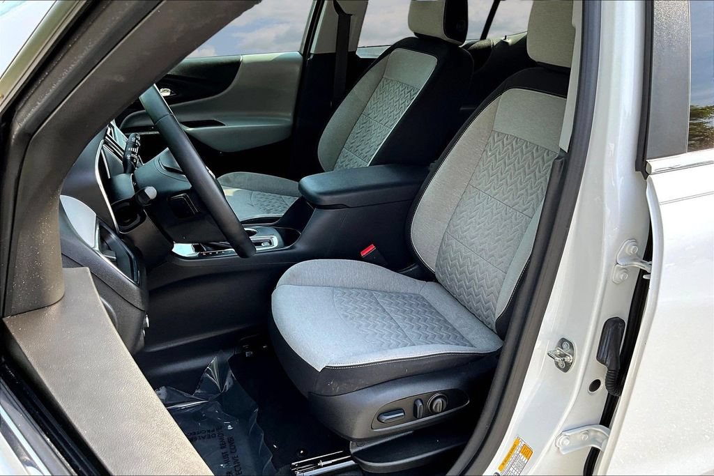 Used 2023 Chevrolet Equinox LT FWD image 23