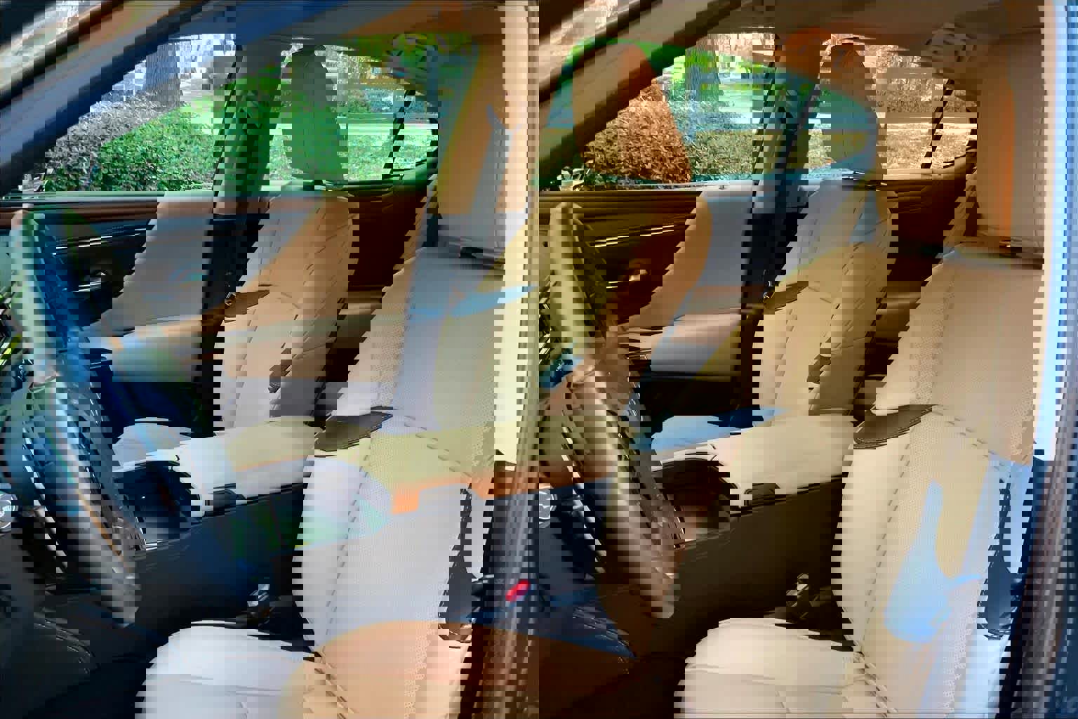 Used 2024 Lexus ES 350 w/ Premium Package image 9