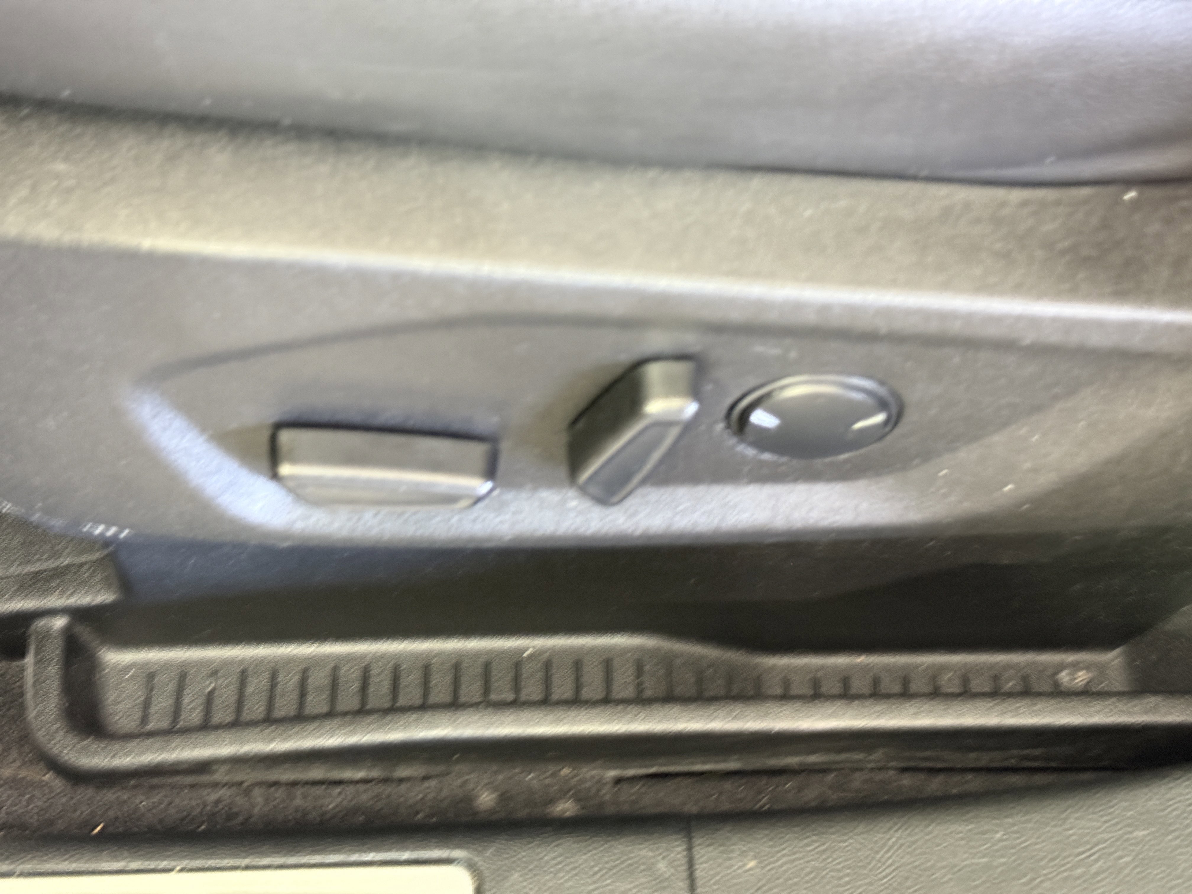 Certified 2023 Ford Edge Titanium w/ Cargo Accessory Package image 17