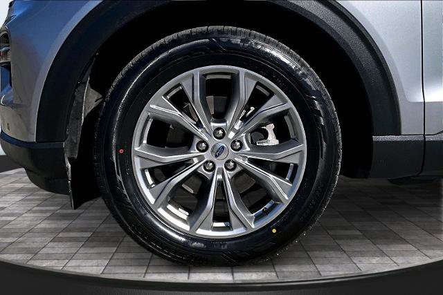 Certified 2022 Ford Explorer Limited w/ Equipment Group 301A image 15