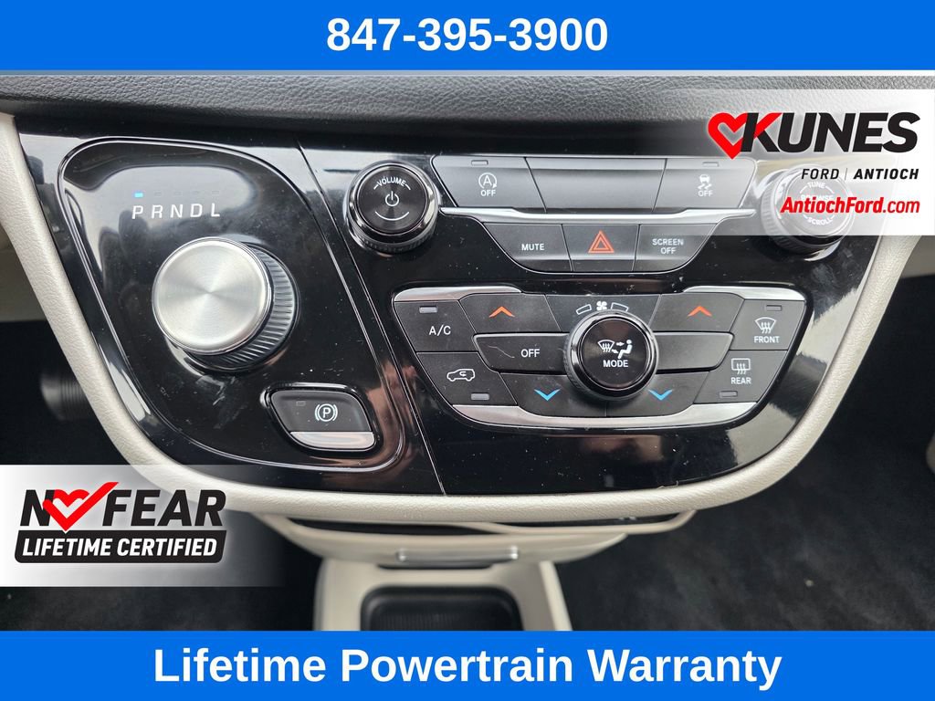 Used 2022 Chrysler Voyager LX FWD image 51