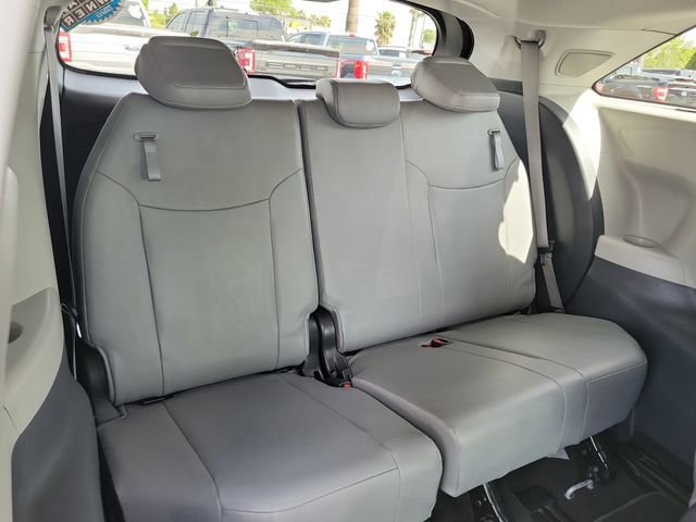 Used 2021 Toyota Sienna Limited FWD image 25