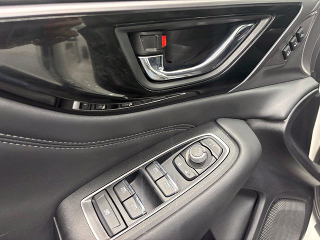 Used 2025 Subaru Outback Touring XT AWD/4WD image 6