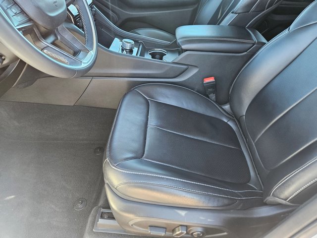 Used 2023 Jeep Grand Cherokee L Limited w/ Luxury Tech Group II image 18