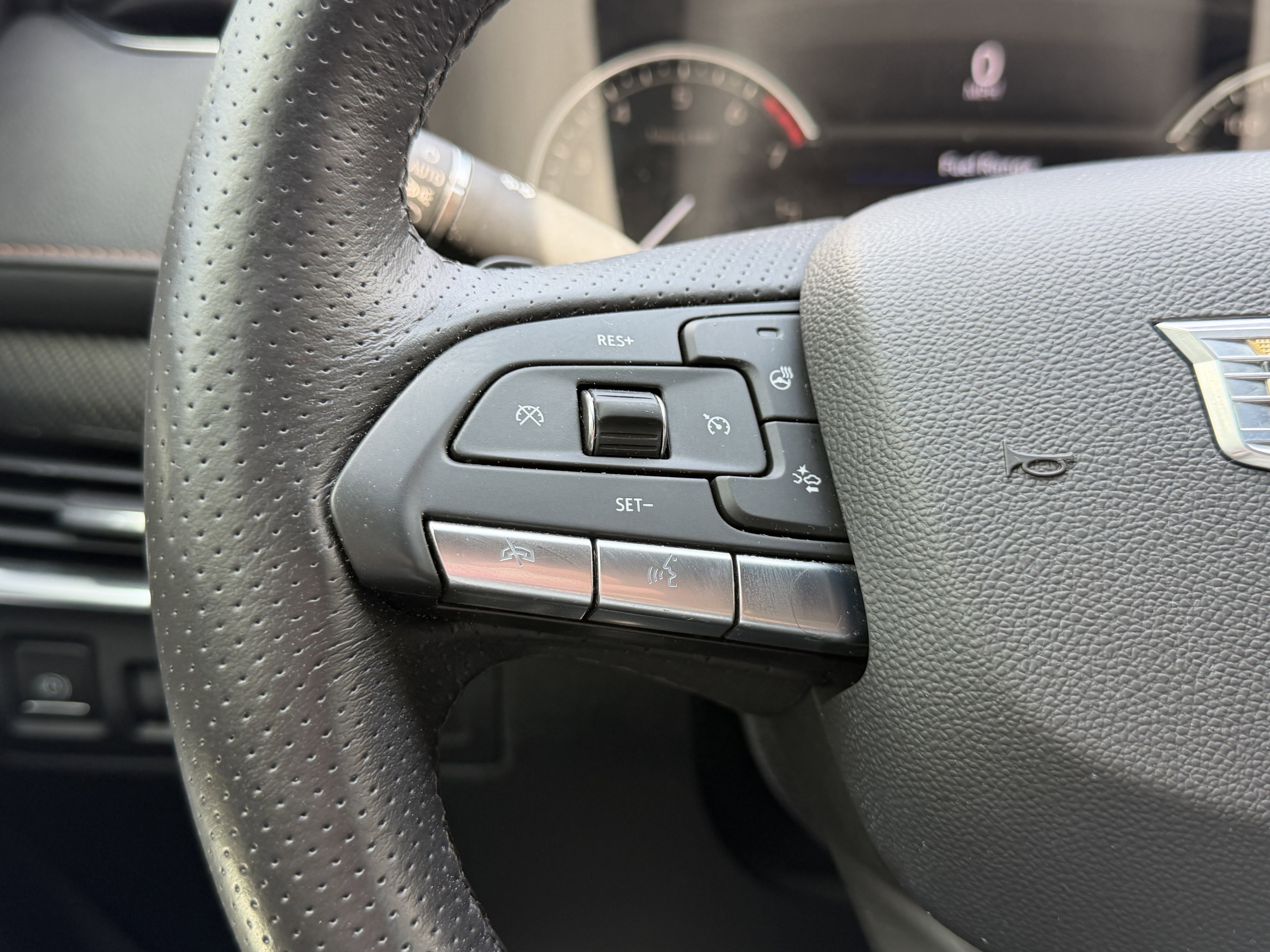 Used 2022 Cadillac XT4 Sport w/ Enhanced Visibility Package FWD image 16