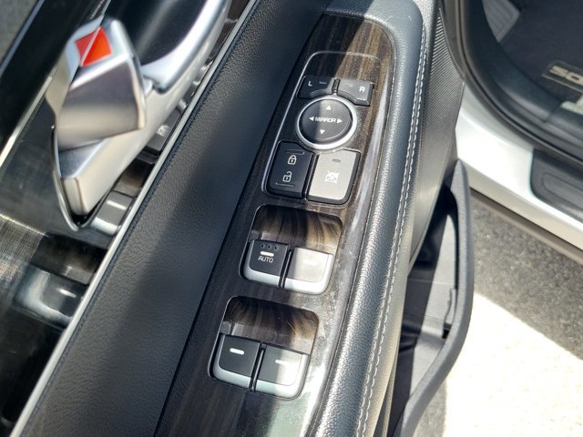 Used 2019 Kia Sorento L FWD image 22