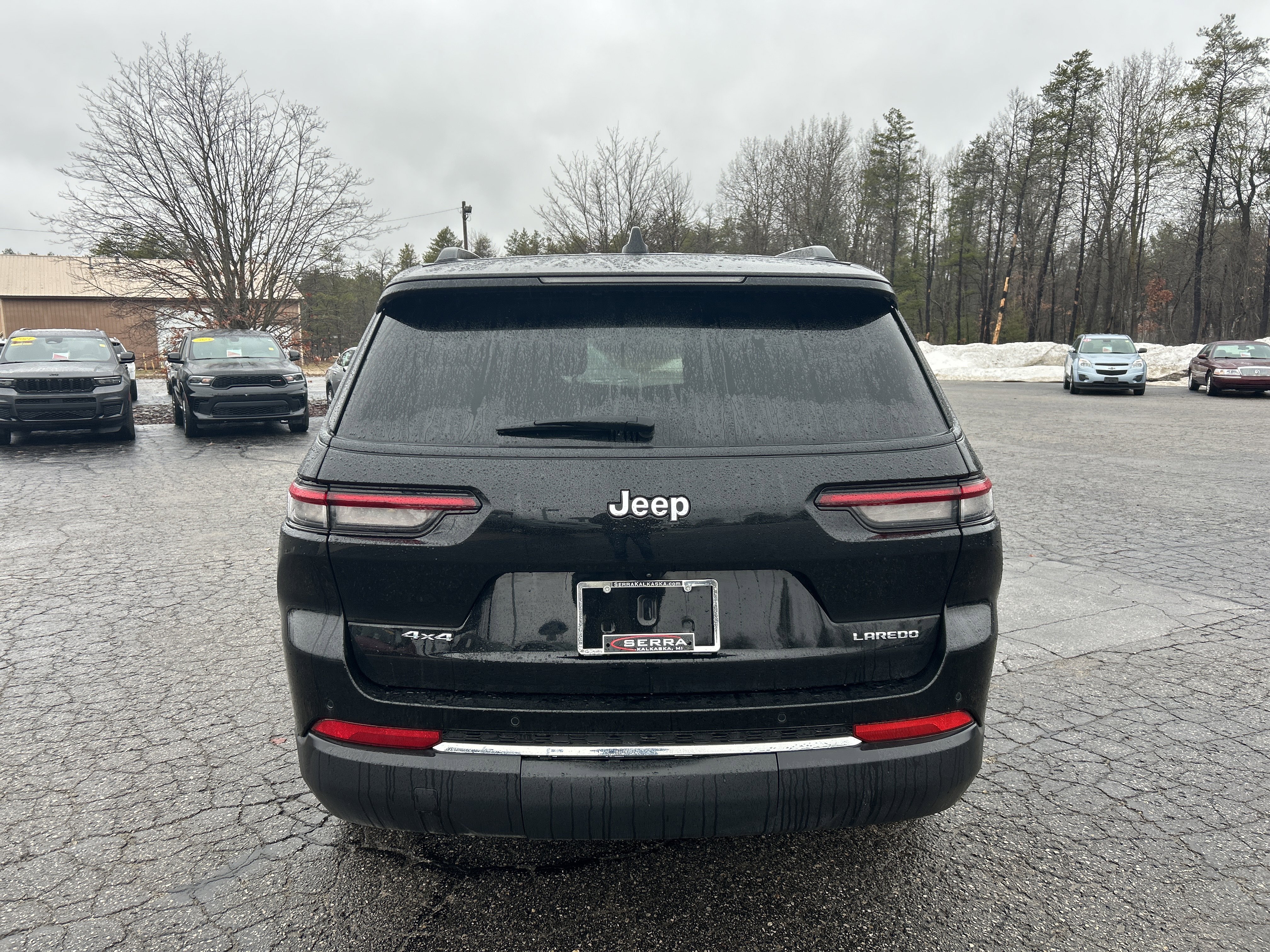 Used 2023 Jeep Grand Cherokee L Laredo AWD/4WD image 4