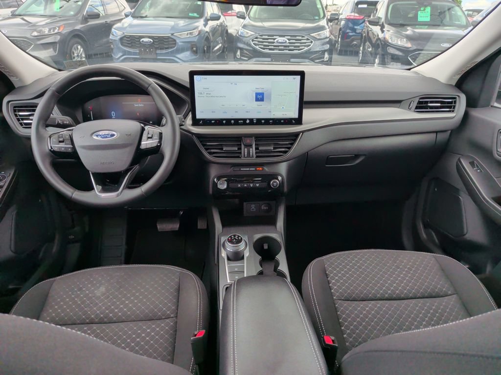 Certified 2023 Ford Escape Active w/ Tech Pack #1 AWD/4WD image 2