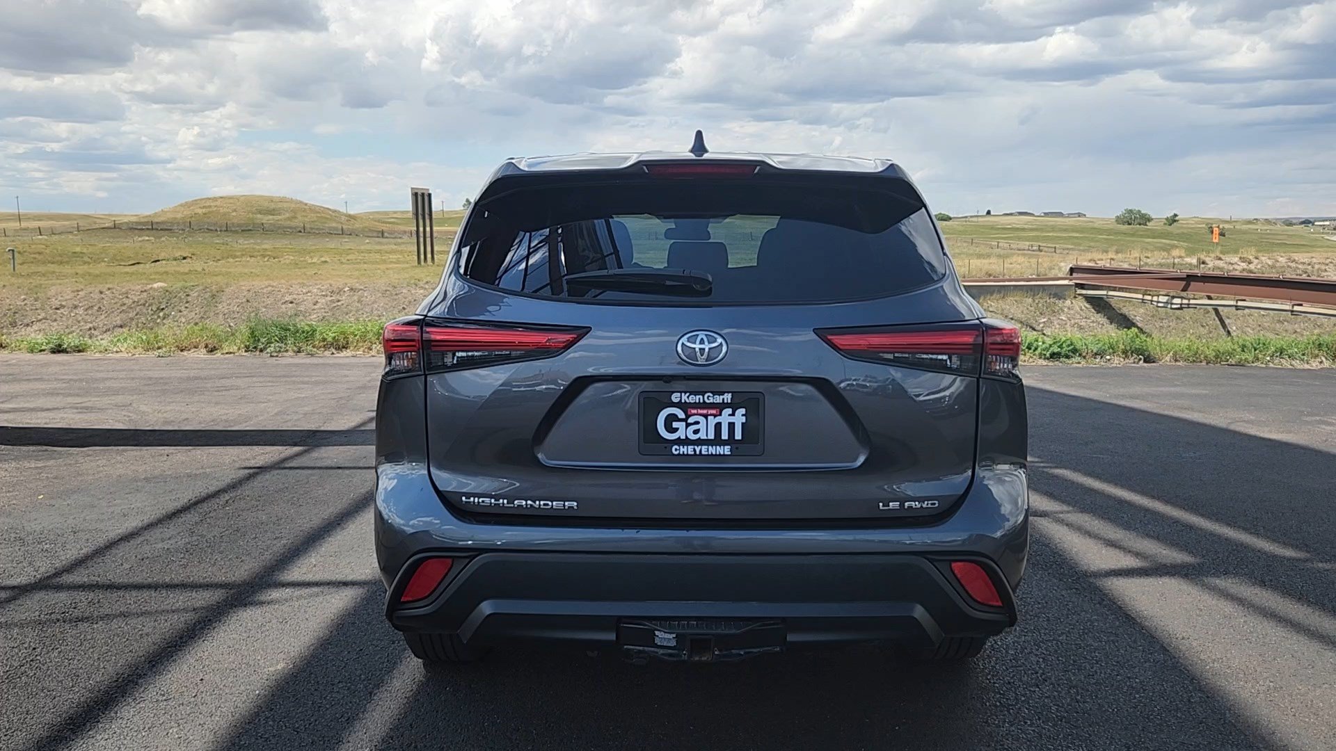 Used 2022 Toyota Highlander LE AWD/4WD image 20