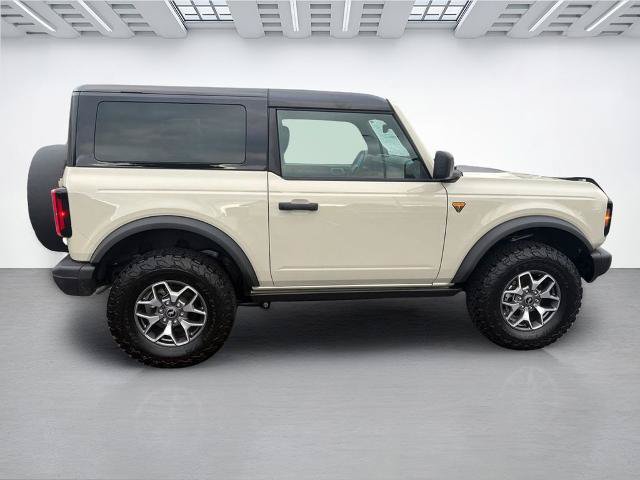 Certified 2025 Ford Bronco Badlands AWD/4WD image 3