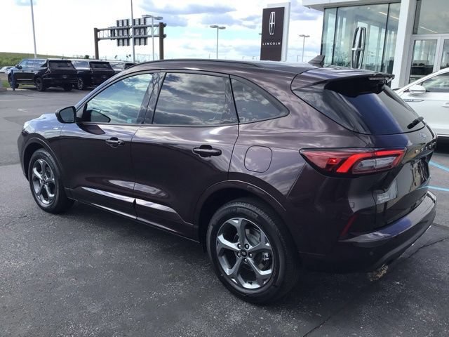Certified 2023 Ford Escape ST-Line w/ Tech Pack #1 AWD/4WD image 7