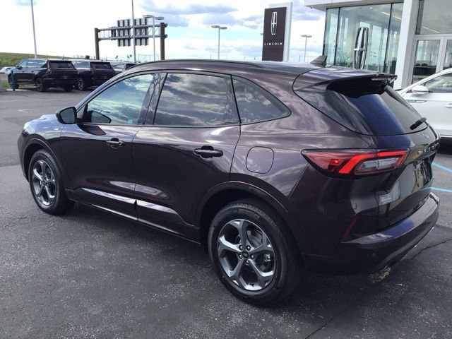 Certified 2023 Ford Escape ST-Line w/ Tech Pack #1 AWD/4WD image 7