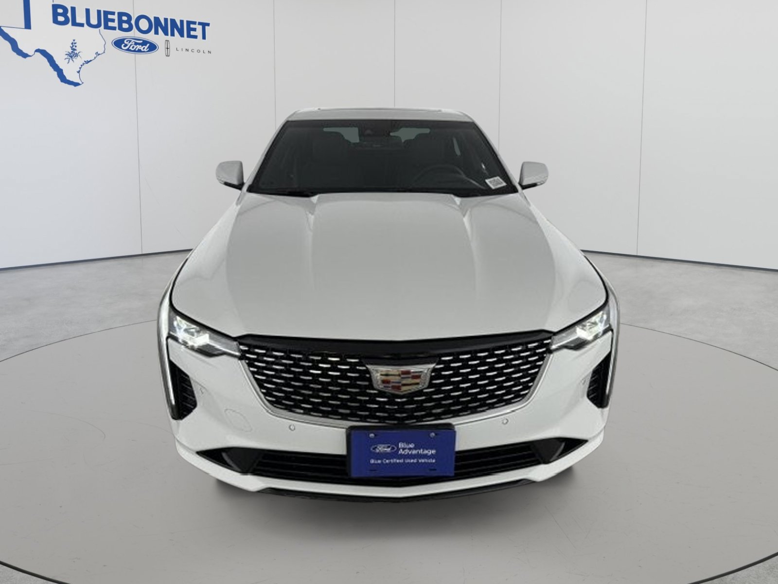 Used 2026 Cadillac CT4 Premium Luxury RWD image 2