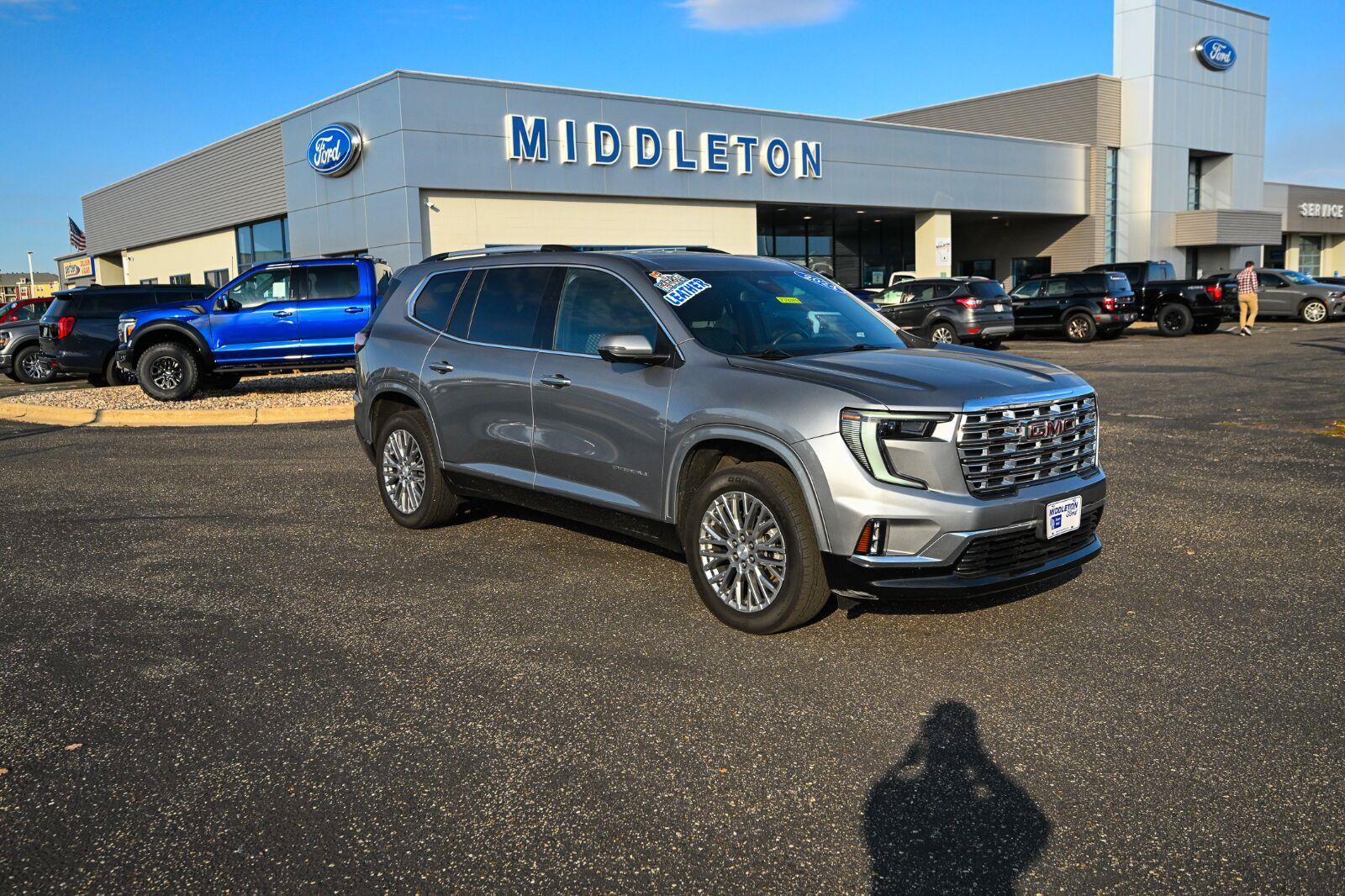 Used 2024 GMC Acadia Denali AWD/4WD image 3