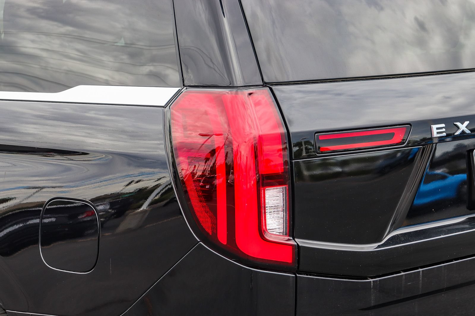Certified 2025 Ford Expedition Platinum AWD/4WD image 7