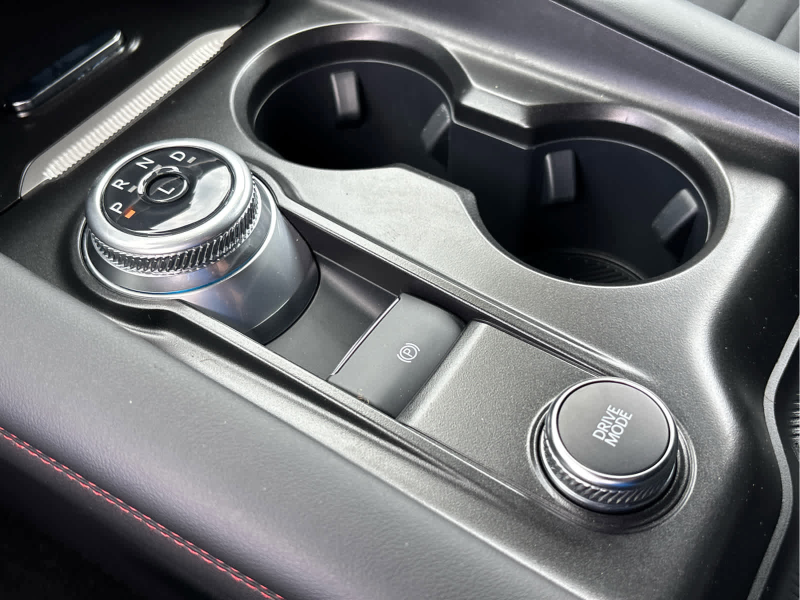 Certified 2025 Ford Explorer ST-Line image 23