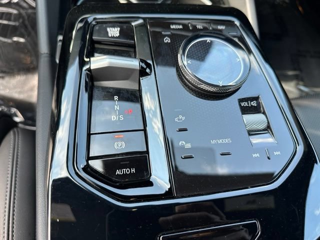 Used 2025 BMW 530i xDrive AWD/4WD image 19