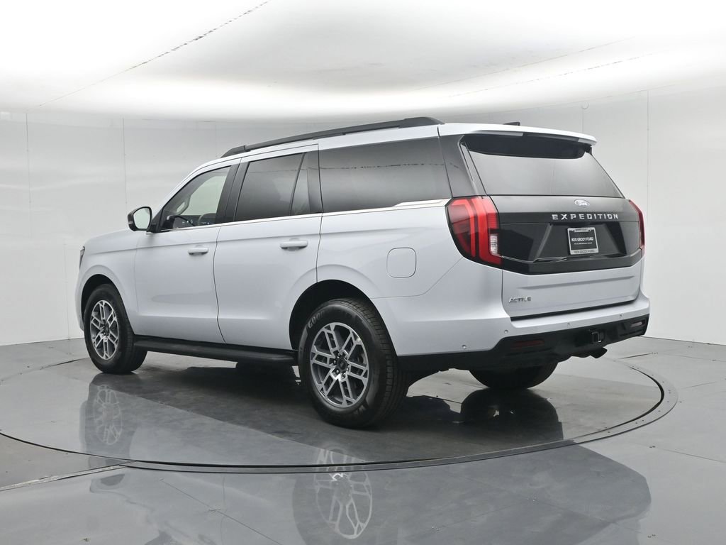 Certified 2025 Ford Expedition Active RWD image 7