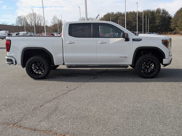 Used 2022 GMC Sierra 1500 AT4 w/ AT4 Preferred Package image 3