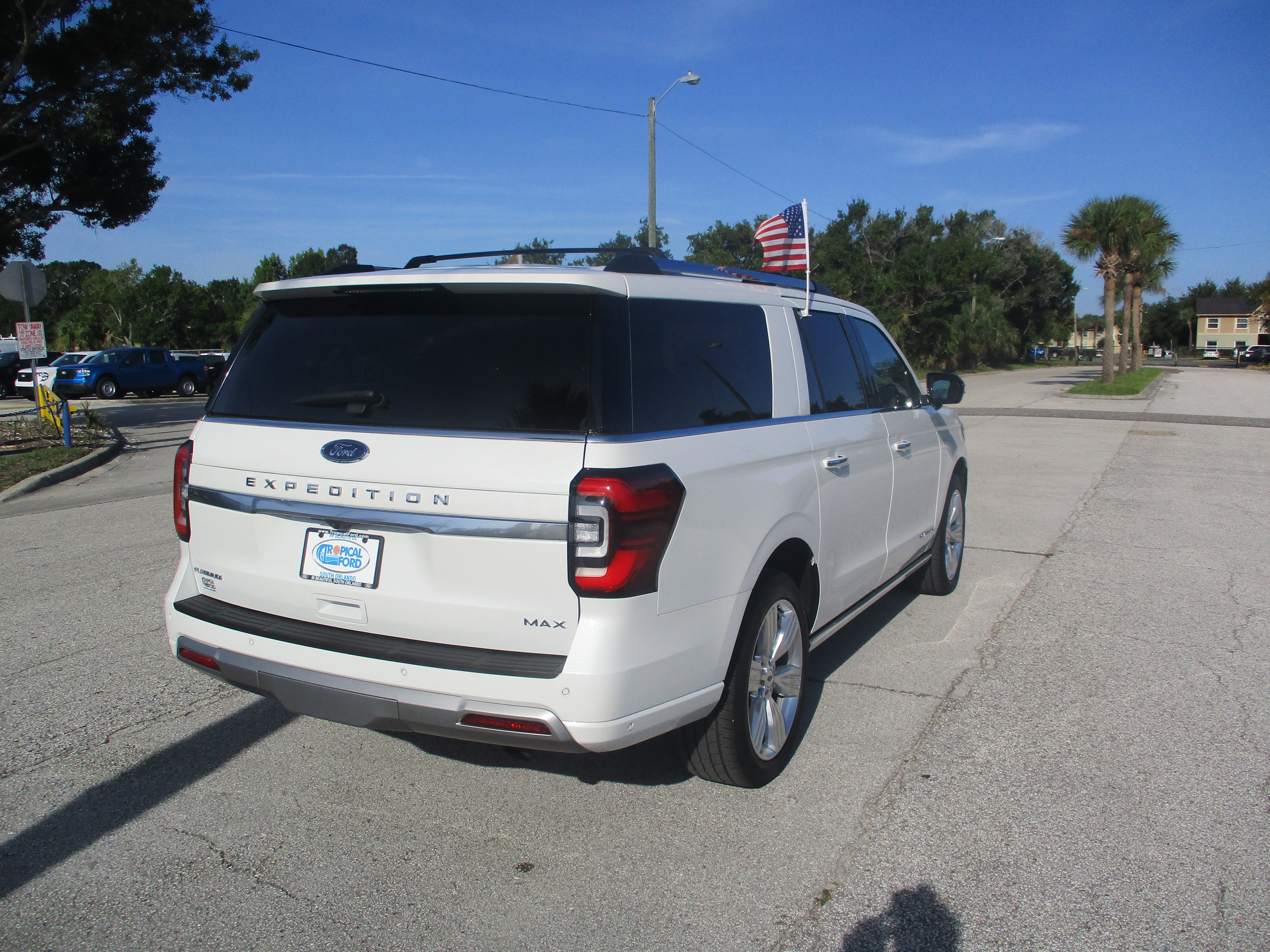 Certified 2024 Ford Expedition Max Platinum RWD image 7