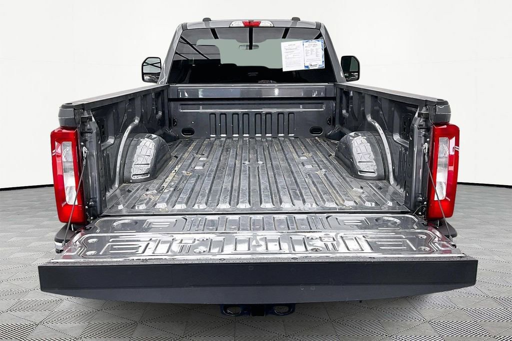 Certified 2025 Ford F350 XLT w/ FX4 Off-Road Package image 16