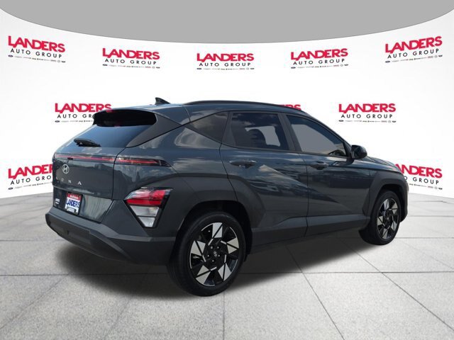 Used 2024 Hyundai Kona SEL FWD image 3