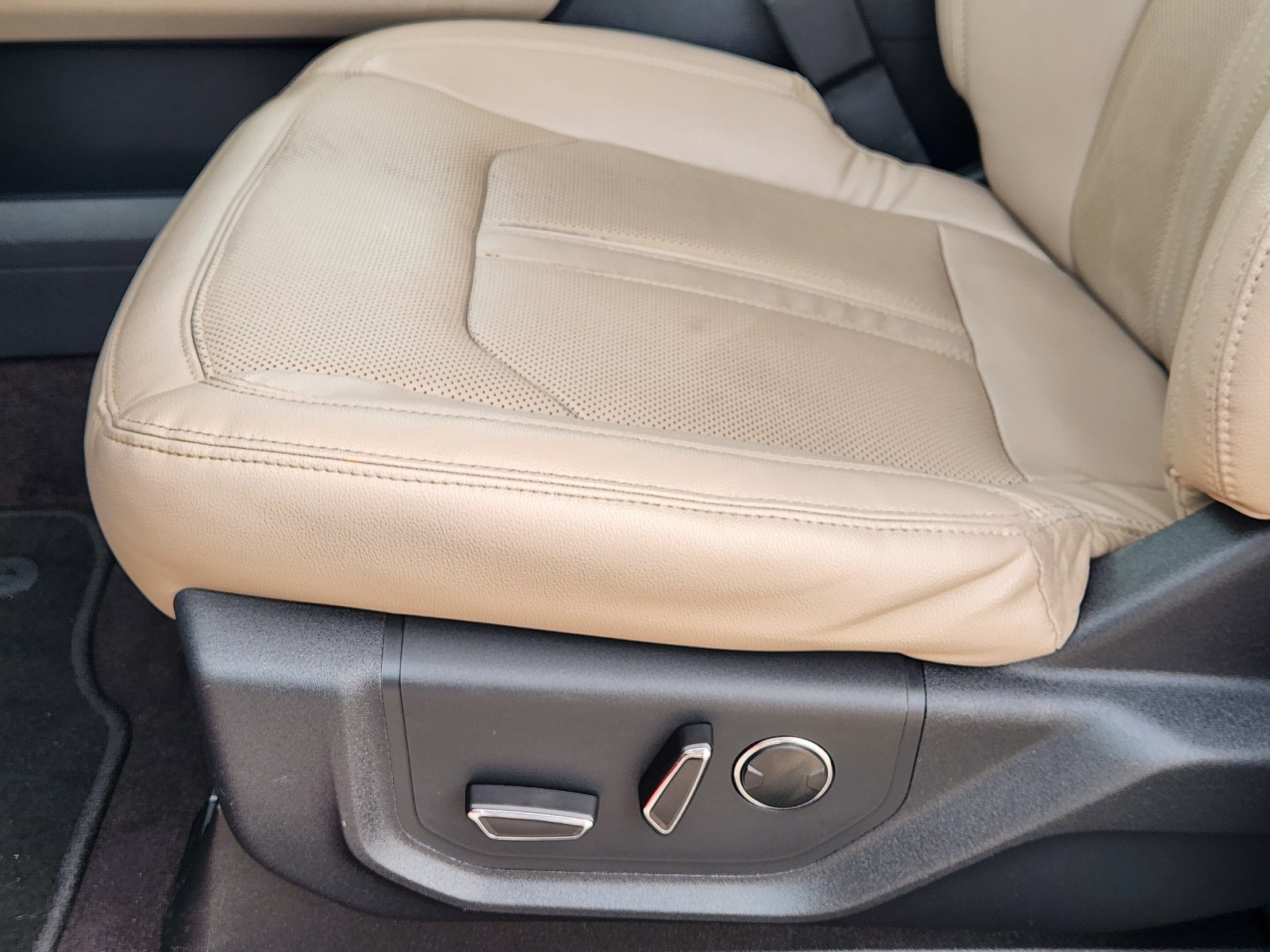 Certified 2022 Ford Expedition Max Limited RWD image 26