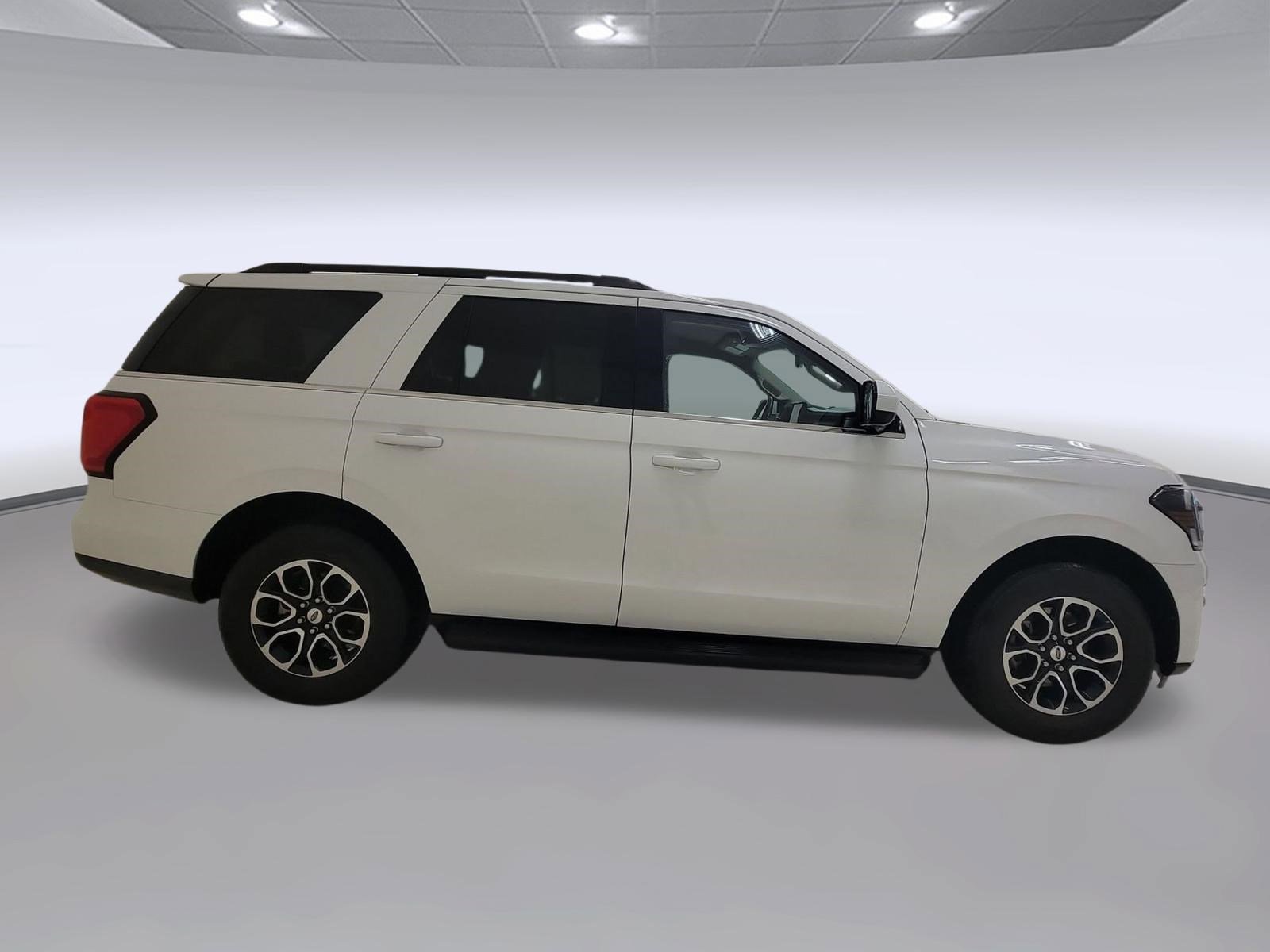 Certified 2024 Ford Expedition XLT AWD/4WD image 6