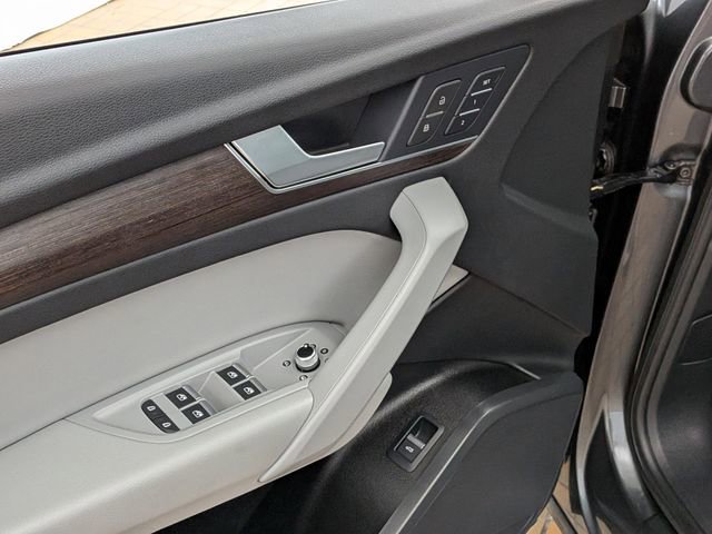 Used 2023 Audi Q5 2.0T Premium image 16
