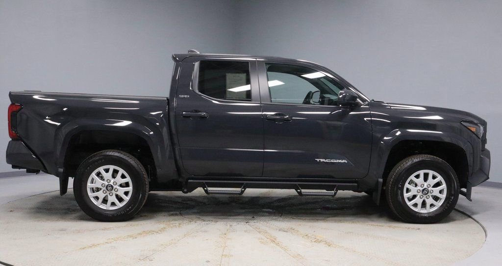 Used 2025 Toyota Tacoma SR5 image 6