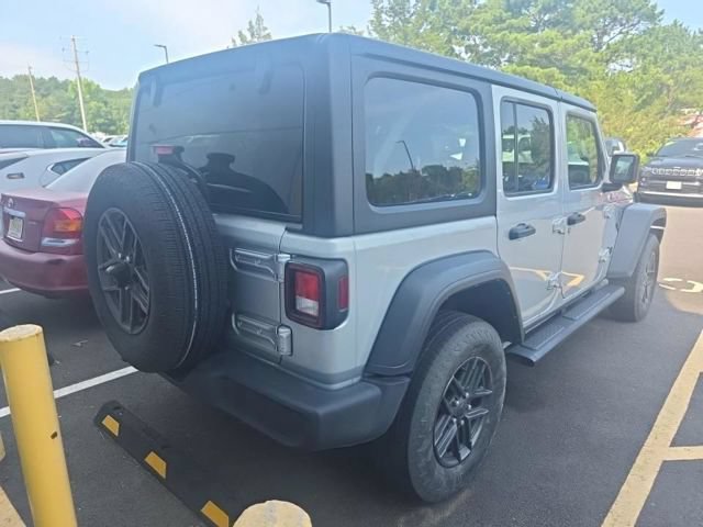 Used 2024 Jeep Wrangler Unlimited Sport AWD/4WD image 3