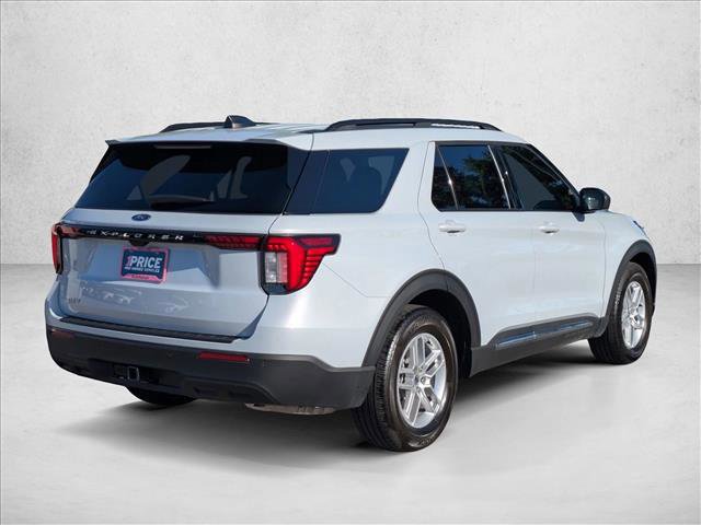 Certified 2025 Ford Explorer Active RWD image 3