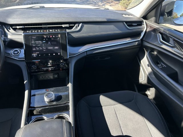 Used 2022 Jeep Grand Cherokee L Laredo w/ Luxury Tech Group I AWD/4WD image 15
