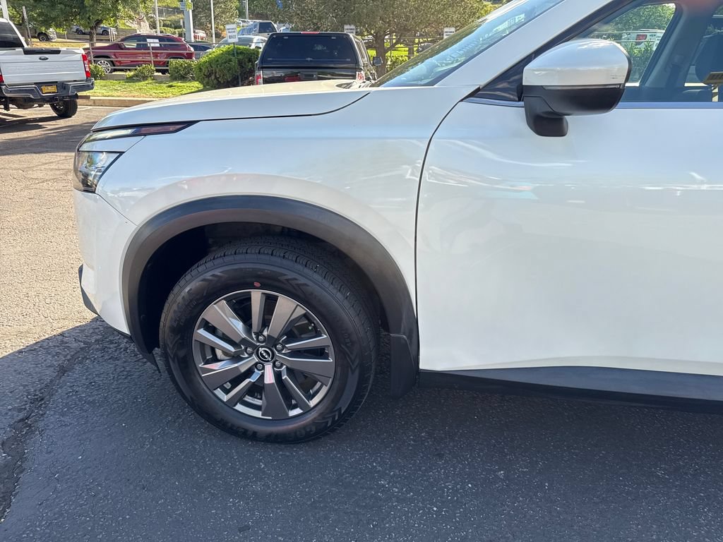 Used 2022 Nissan Pathfinder SV w/ SV Black Package FWD image 37