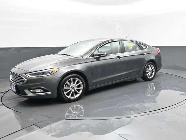 Certified 2017 Ford Fusion SE FWD image 2