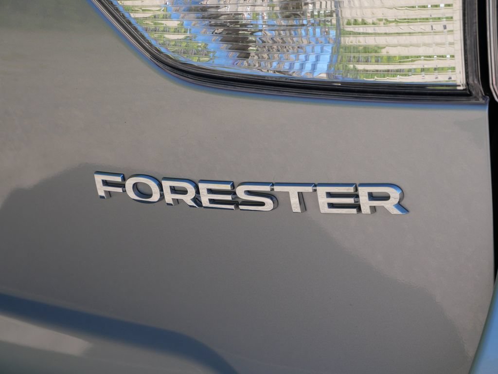 Used 2024 Subaru Forester Limited AWD/4WD image 8