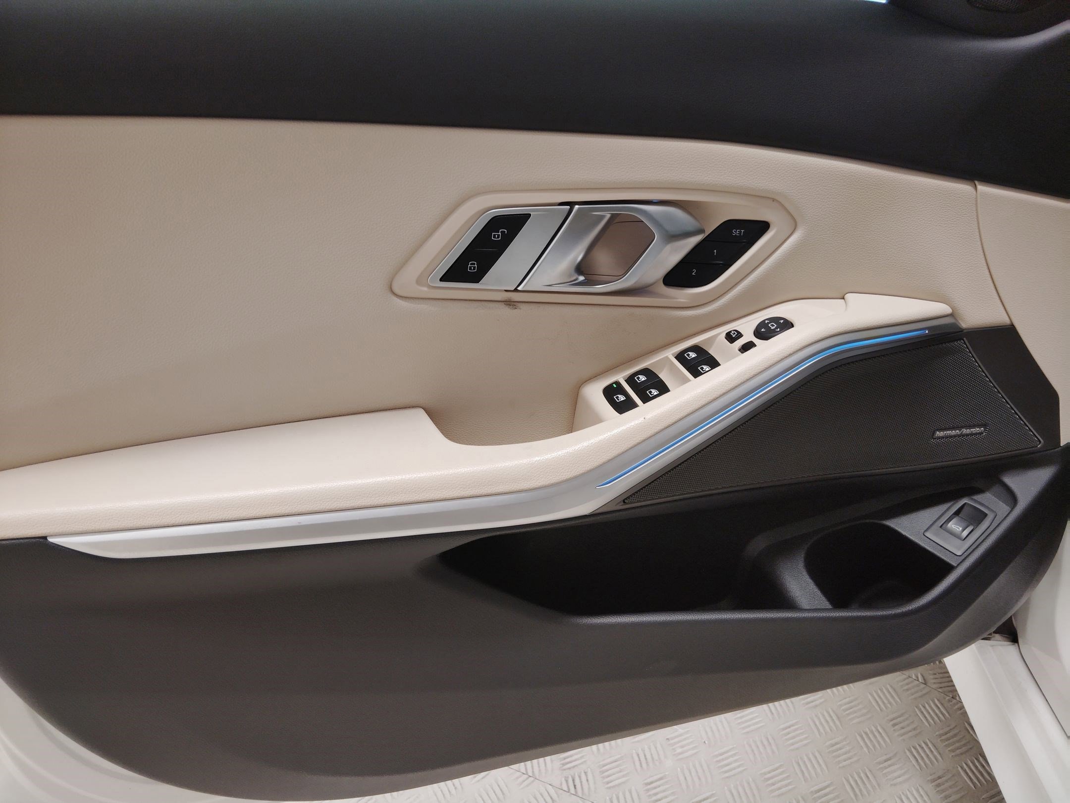 Used 2023 BMW 330i Sedan w/ Premium Package image 11