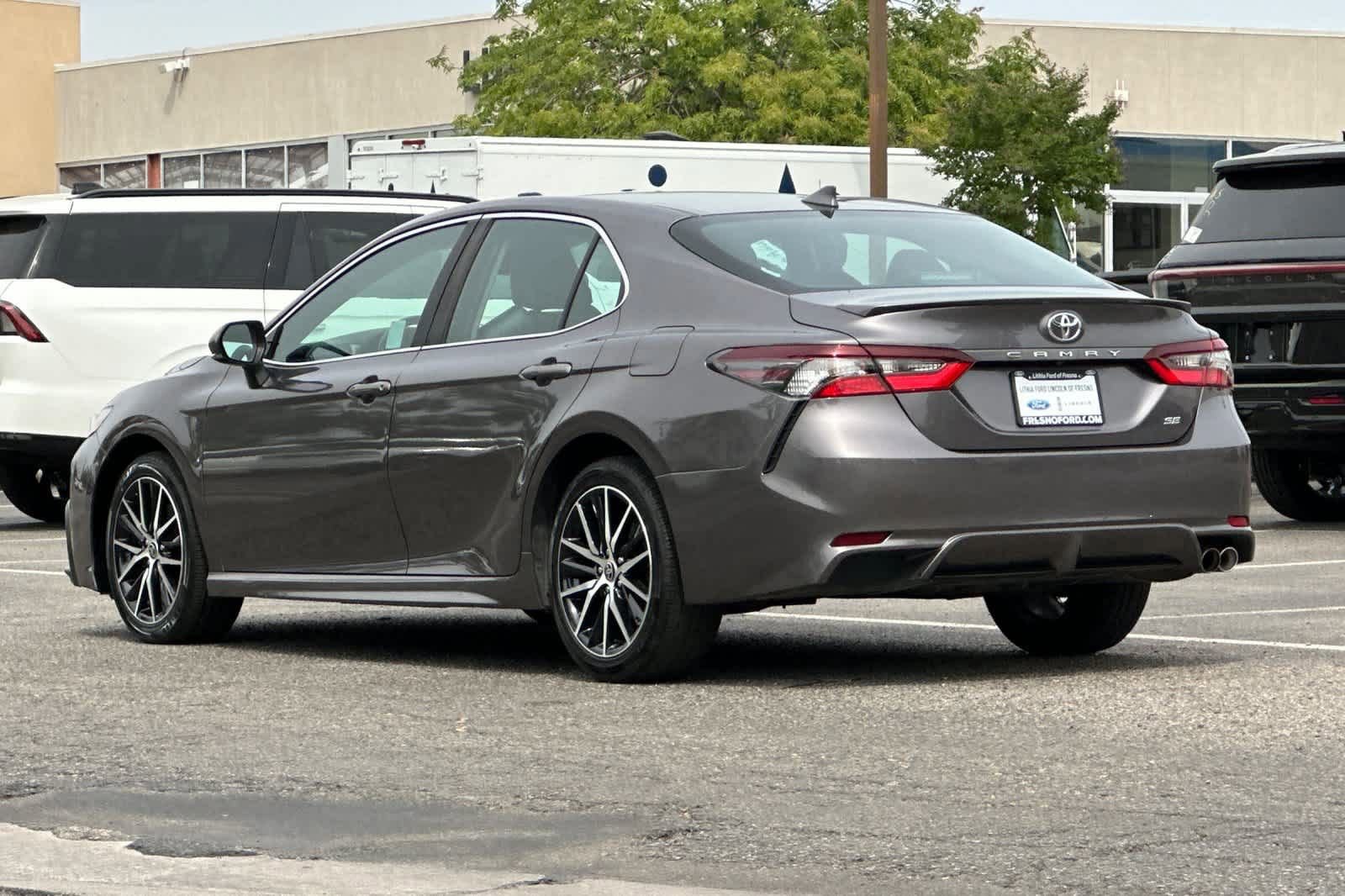 Used 2023 Toyota Camry SE video 3