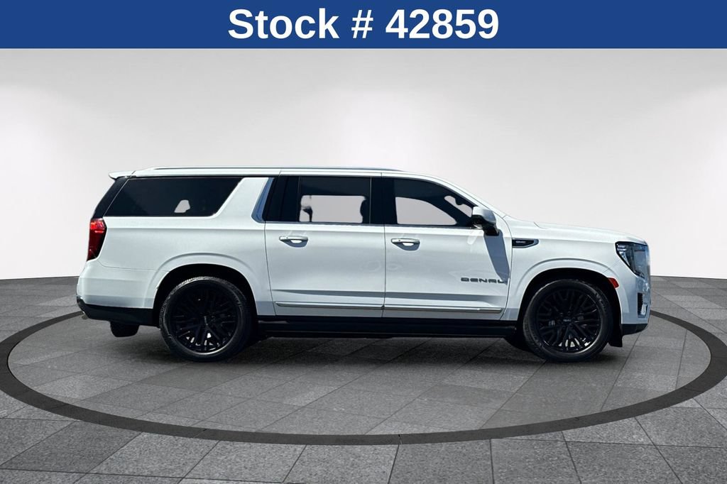 Used 2021 GMC Yukon XL Denali w/ Denali Ultimate Package AWD/4WD image 4