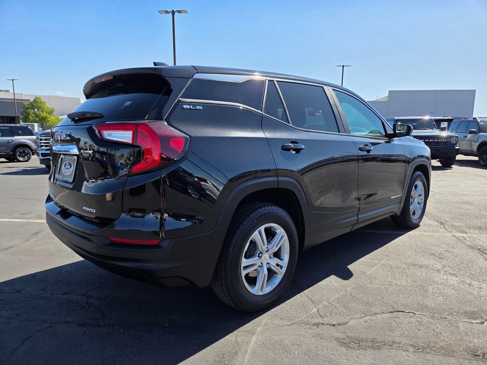 Used 2024 GMC Terrain SLE image 5