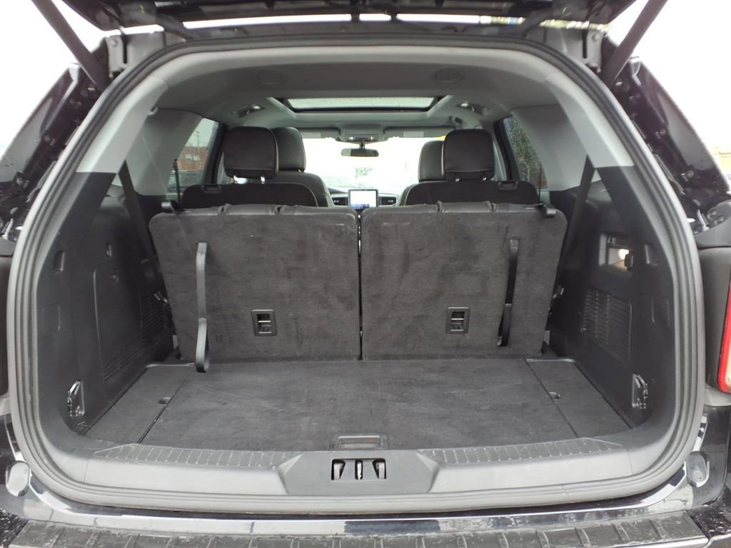 Certified 2024 Ford Explorer XLT w/ Equipment Group 202A AWD/4WD image 9