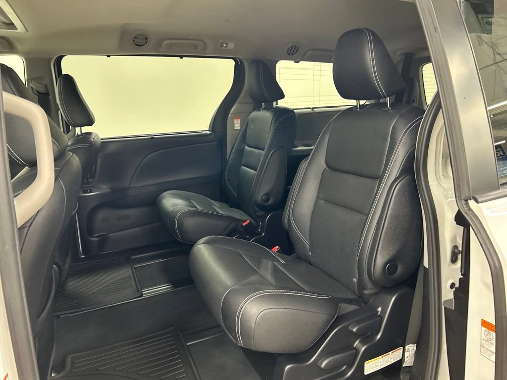 Used 2020 Toyota Sienna SE w/ Nightshade Edition AWD/4WD image 23