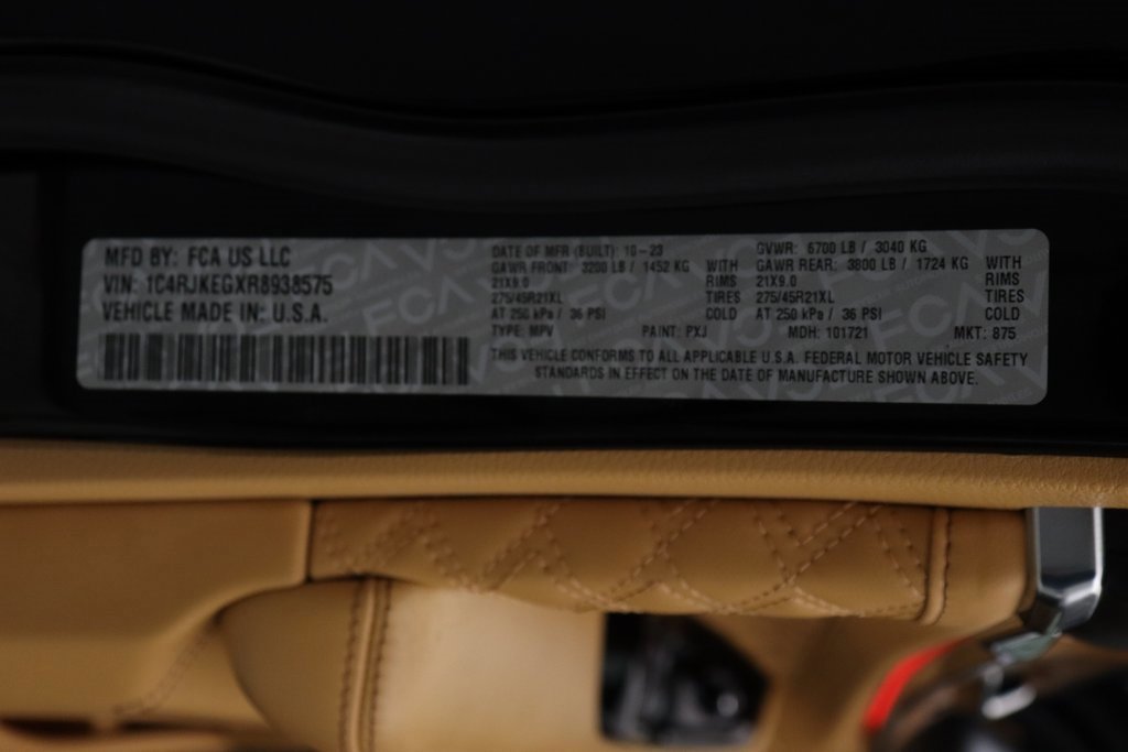 Used 2024 Jeep Grand Cherokee L Summit image 31