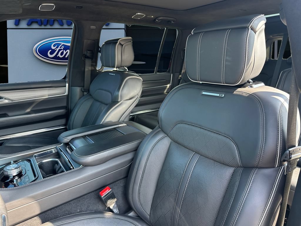 Used 2023 Jeep Grand Wagoneer Series II AWD/4WD image 11