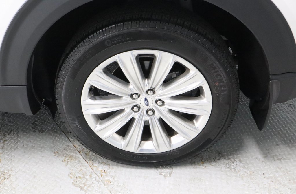 Certified 2022 Ford Explorer Limited w/ Hybrid Equipment Group 310A image 19