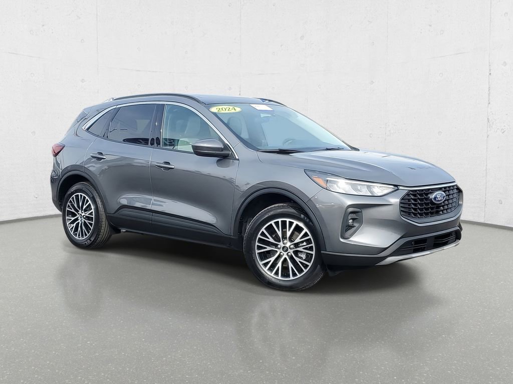 Certified 2024 Ford Escape SE w/ Class II Trailer Tow Package image 2