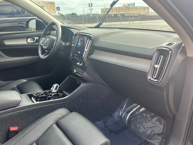 Used 2023 Volvo XC40 B5 Ultimate w/ Protection Package Premier AWD/4WD image 18