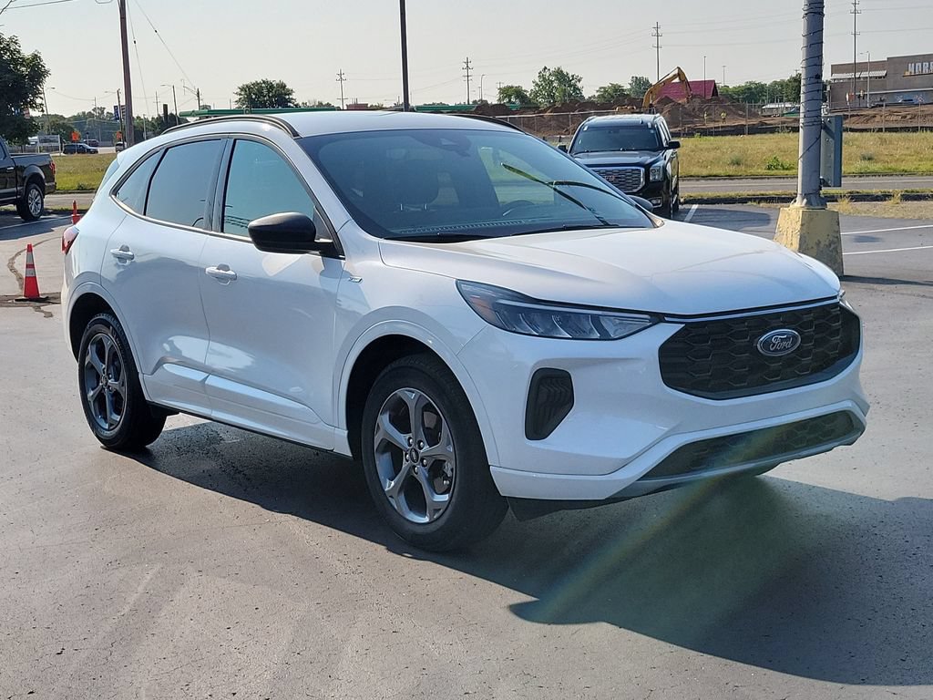 Certified 2024 Ford Escape ST-Line w/ Tech Pack #1 AWD/4WD image 2